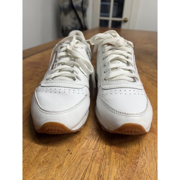 Reebok Classic Leather Women’s 8 Running Shoe Athletic Trainer Retro Sneakers - Picture 2 of 8